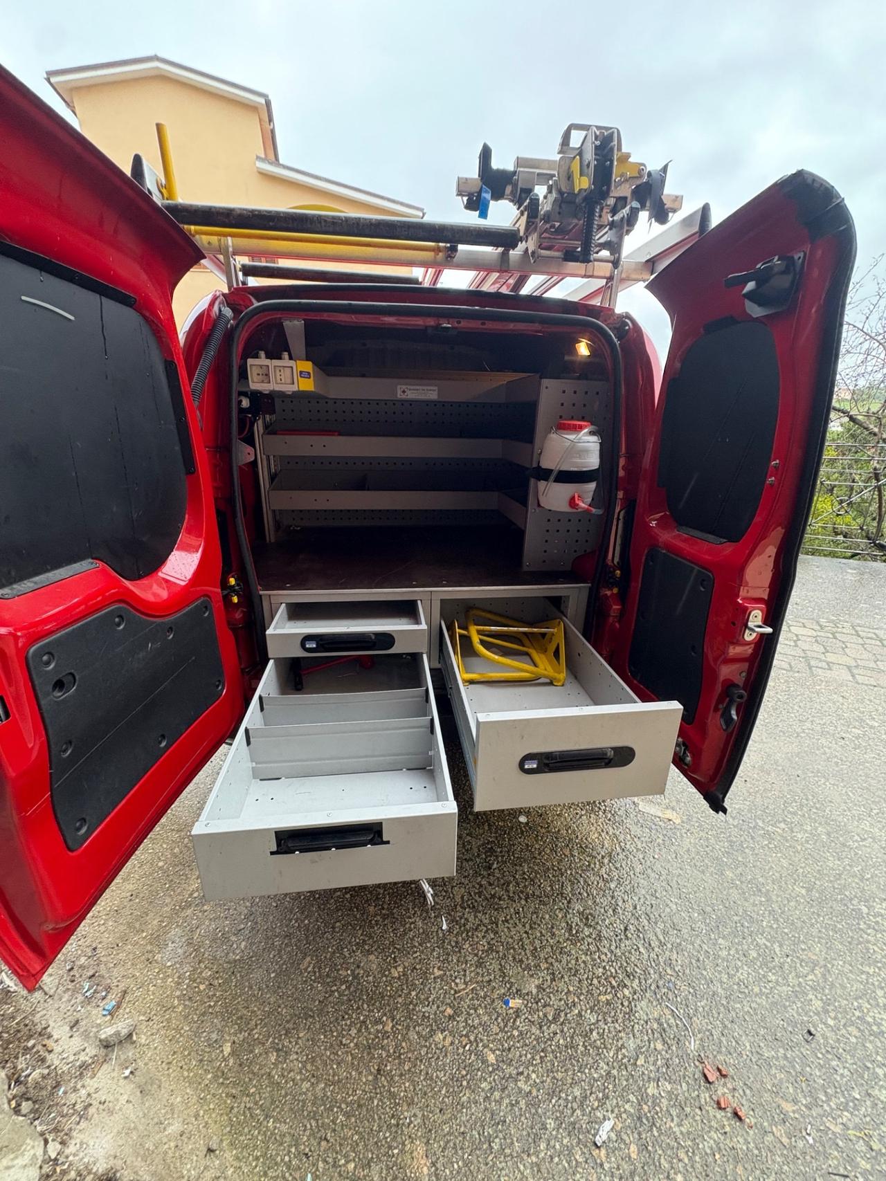 Fiat Fiorino 1.3 MJT 95CV Combinato Adventure