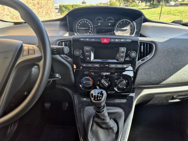 LANCIA Ypsilon 1.0 FireFly 5 porte S&S Hybrid Ecochic Silver