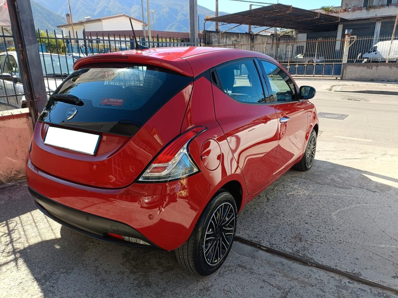 Lancia Ypsilon 1.2 69 CV 5 porte GPL Gold Plus