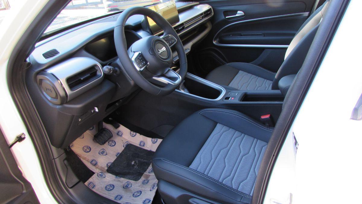 JEEP - AVENGER 4Xe UPLAND