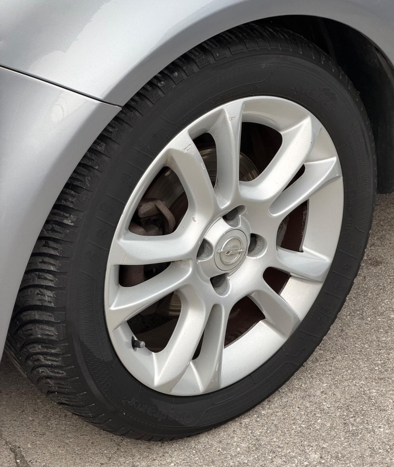 Opel Corsa 1.2- Revisionata alla consegna- Neopatentati