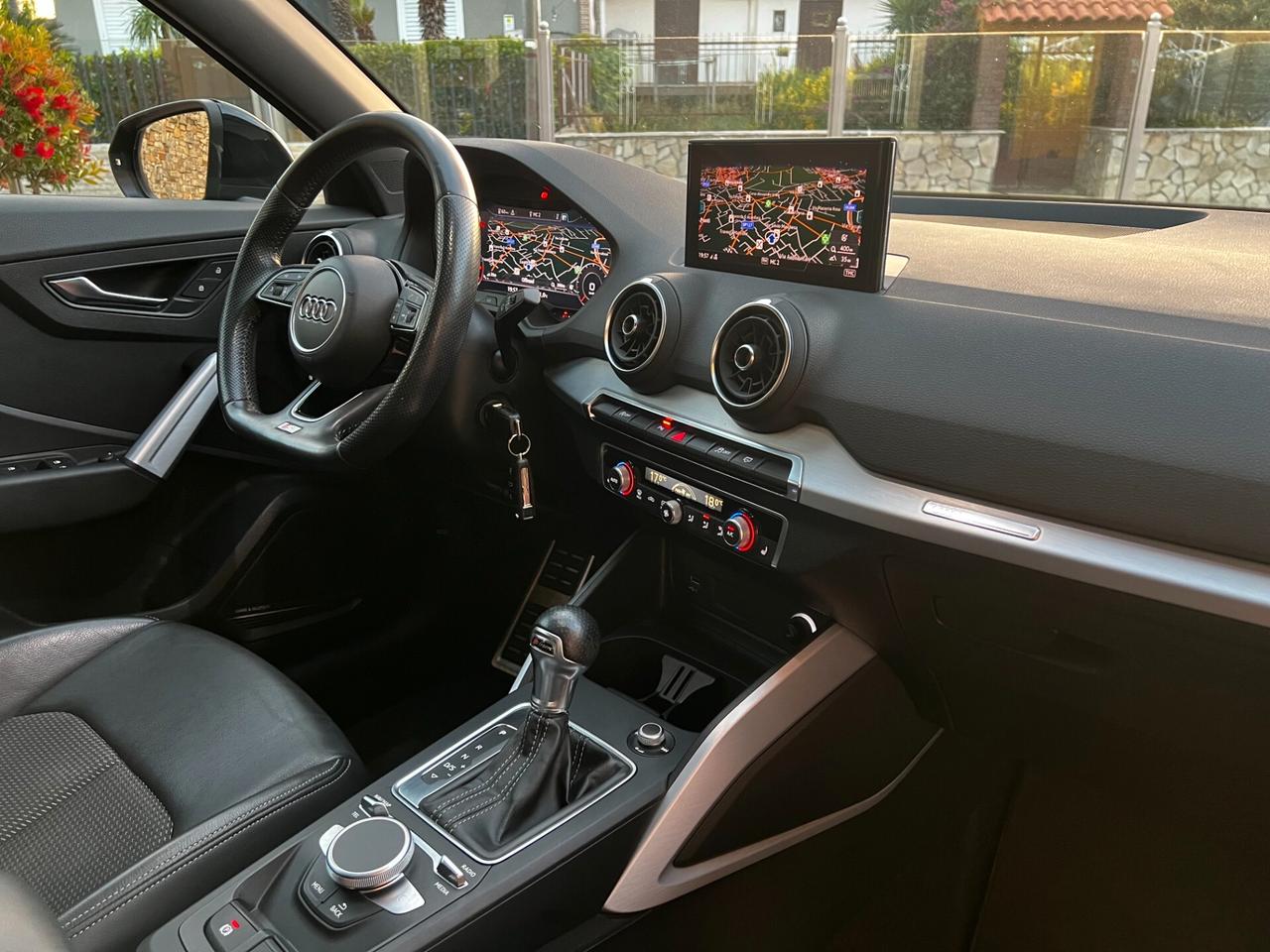 Audi Q2 30 TDI S tronic-2xS Line-TETTO-FULL