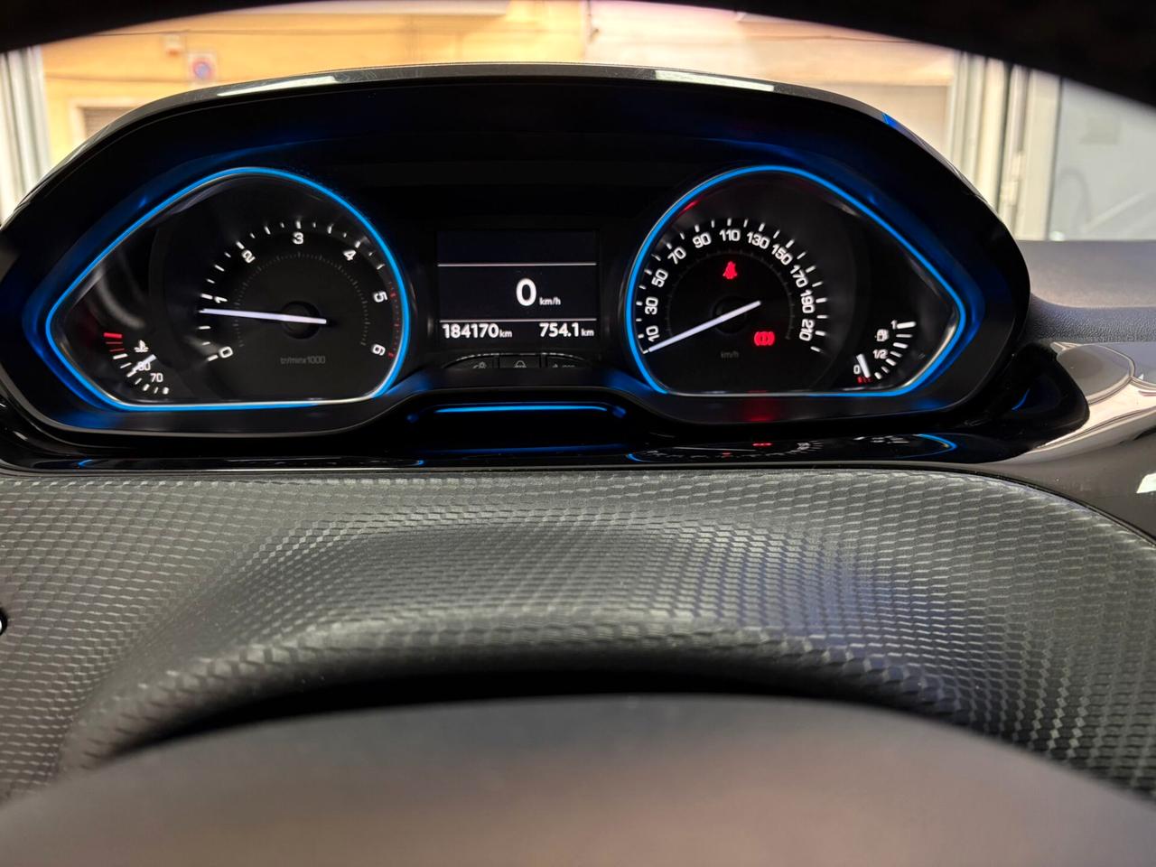 Peugeot 2008 1.6 e-HDi 115 CV Stop&Start Allure