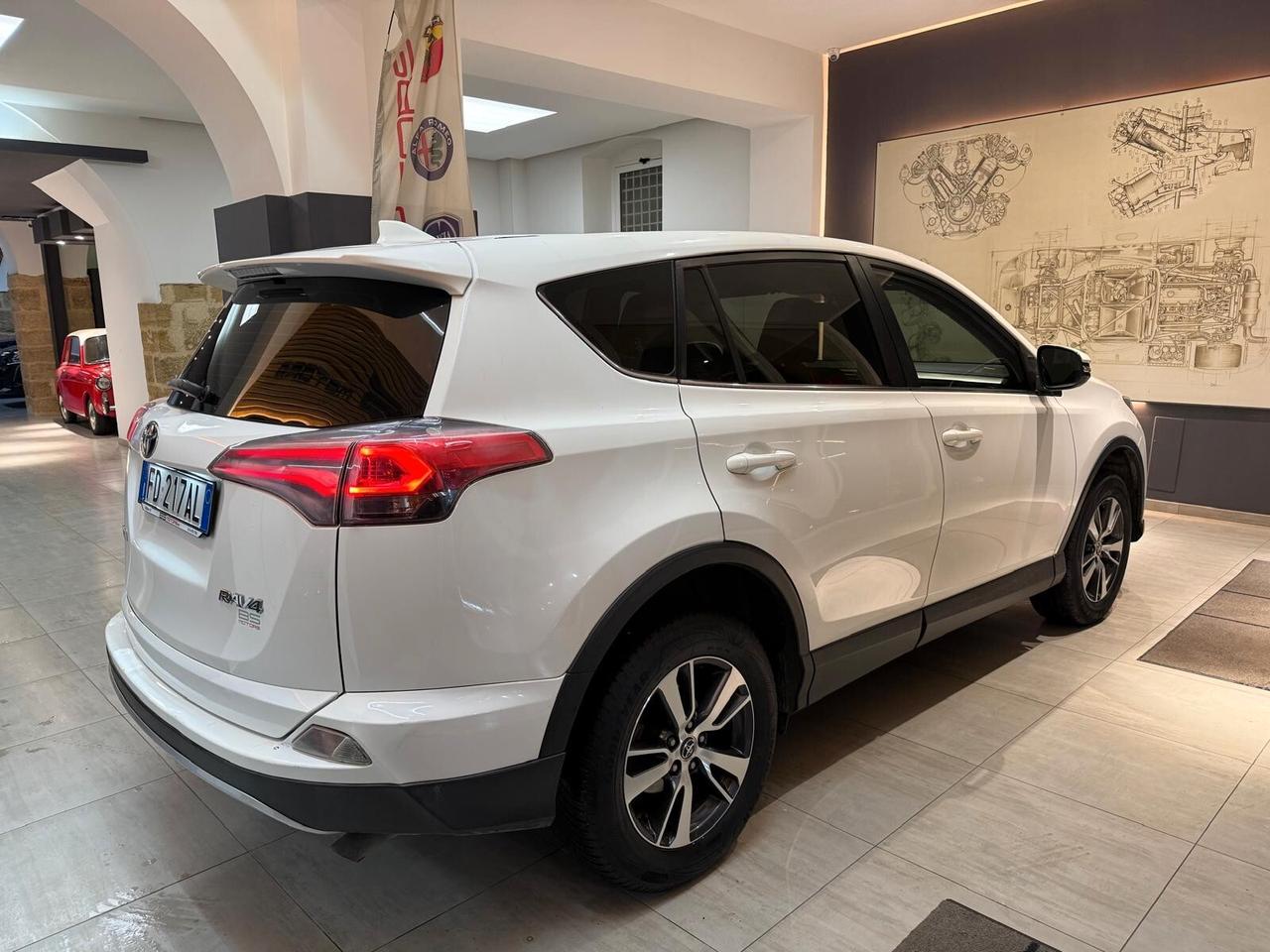 Toyota RAV 4 RAV4 2.0 D-4D 2WD Business