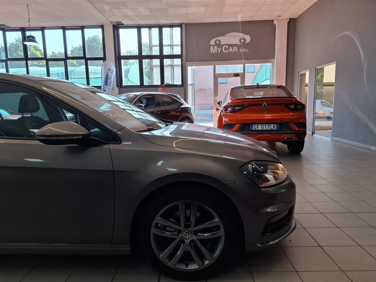 Volkswagen Golf R-Line Benzina Automatica