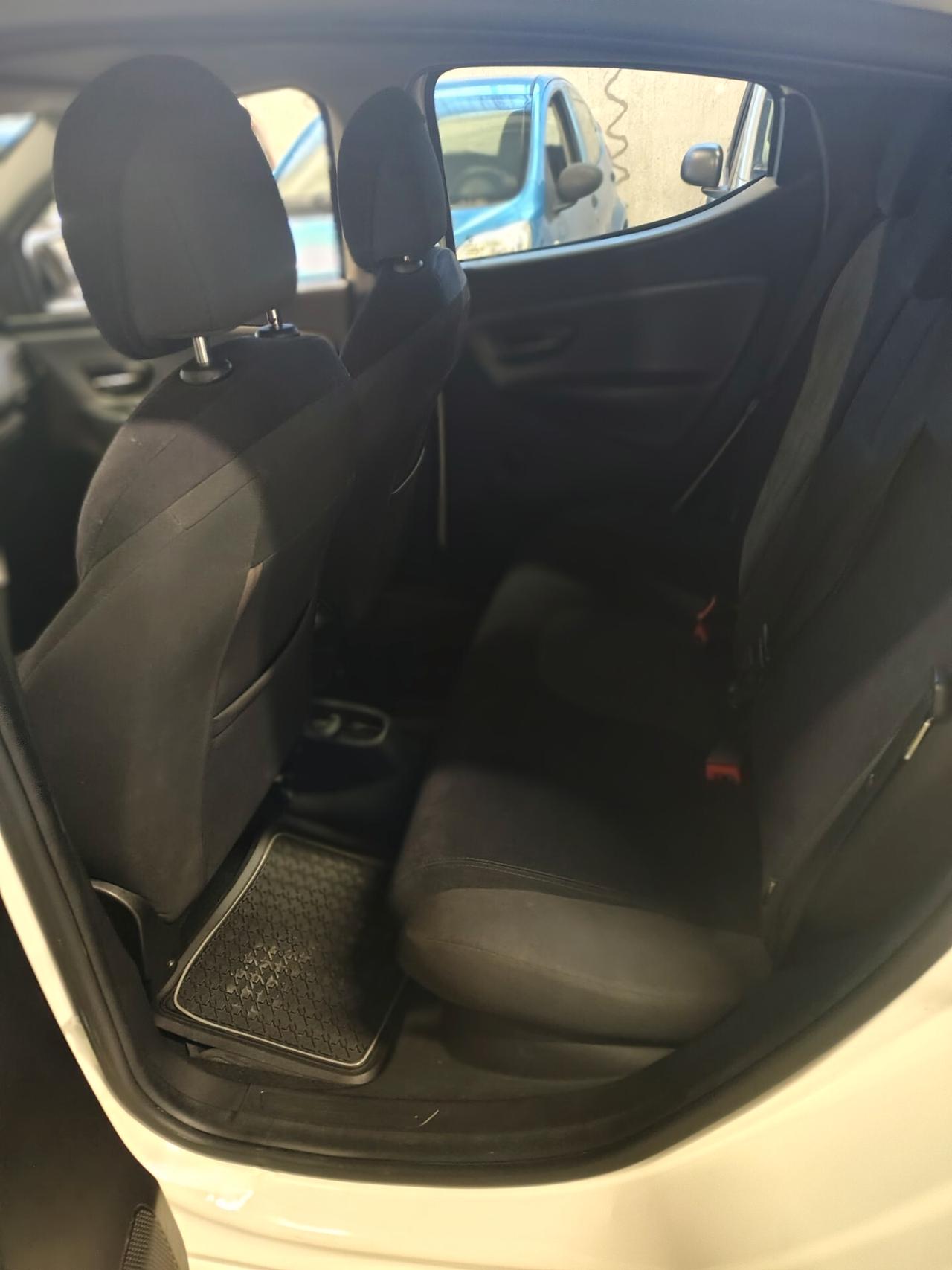 Lancia Ypsilon 1.2 69 CV 5 porte S&S Platinum