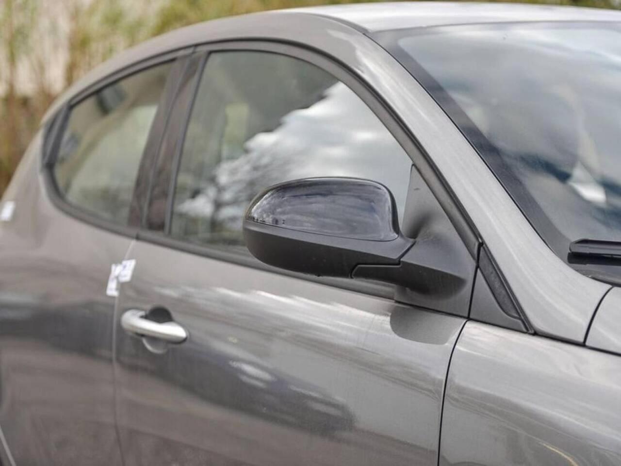 LANCIA Ypsilon III 2021 - Ypsilon 1.0 firefly hybrid Silver s&s 70cv