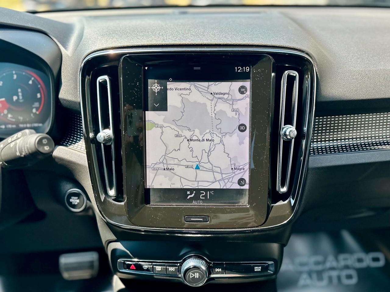 Volvo XC40 2.0 D4 R-Design 190cv AWD | PREZZO PROMO