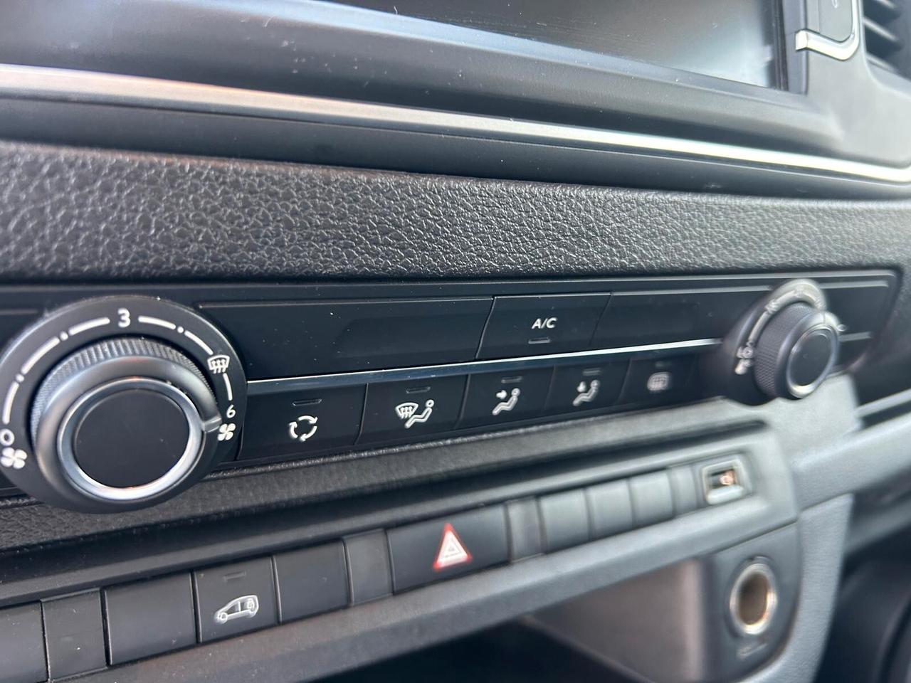 Peugeot Expert PREMIUM BlueHDi 140 PL Long SPOTICAR