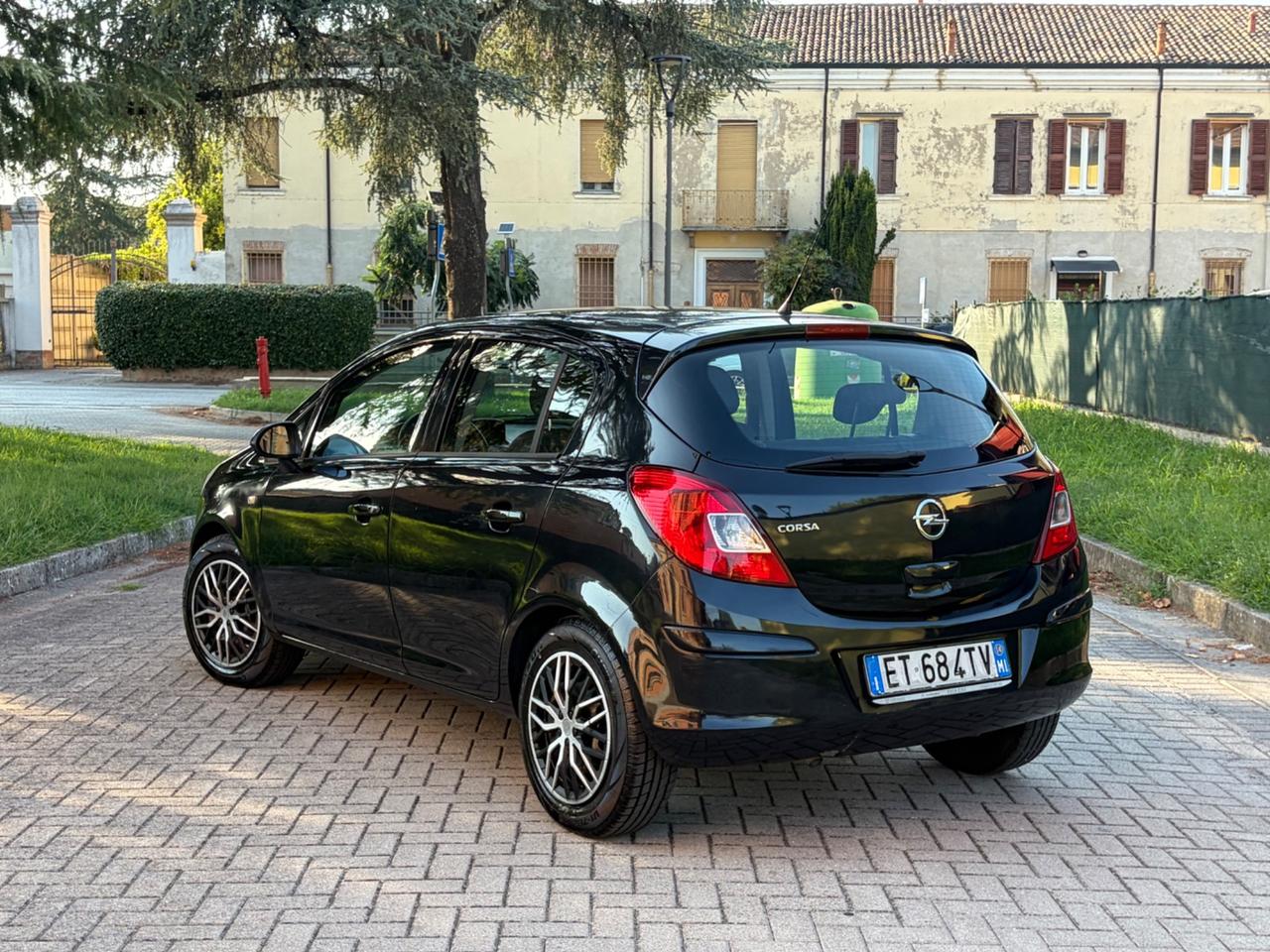 Opel Corsa 1.2 benzina/gpl 85CV neopatentati