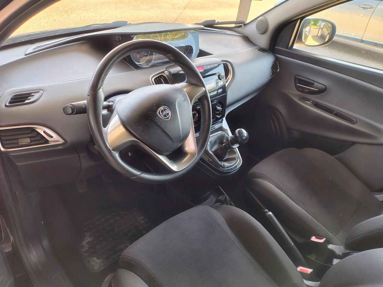Lancia Ypsilon 1.2 69 CV 5 porte GPL Ecochic Gold