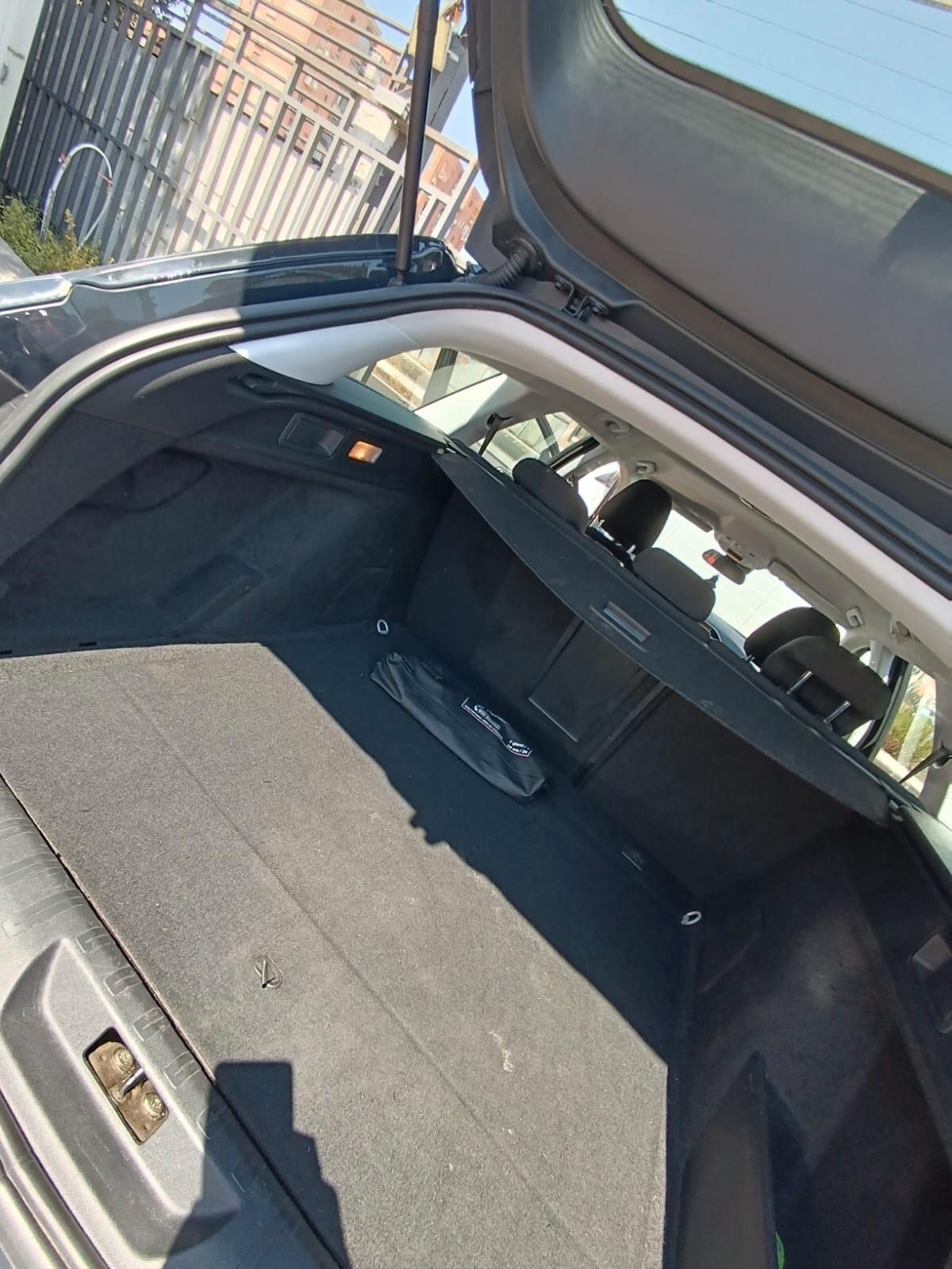 Peugeot 308 BlueHDi 120 S&S SW Business
