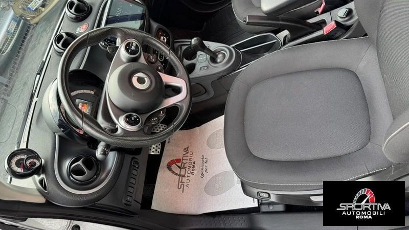 smart fortwo RATA MENSILE 229,00 EURO fortwo 70 1.0 twinamic cabrio Passion