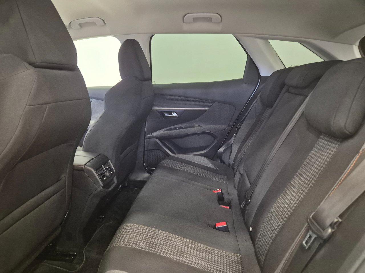 Peugeot 3008 1.6 bluehdi Access 120cv - UNIPROPRIETARIO - NEOPATENTATI - Sens. Park. - Cruise/Lim