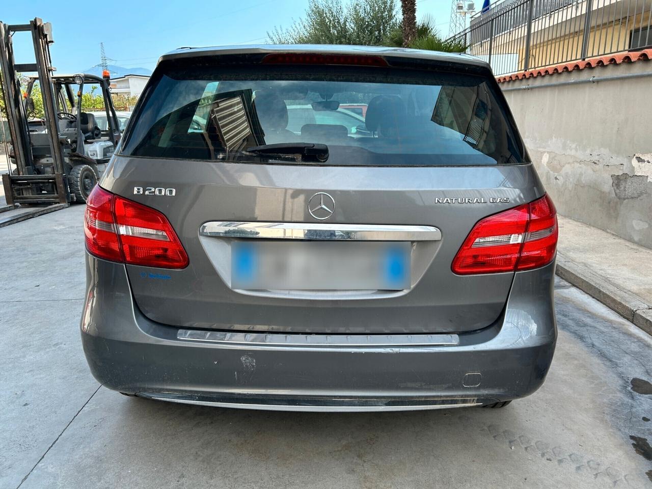 Mercedes-benz B 200 NGD - 2014 Incidentata