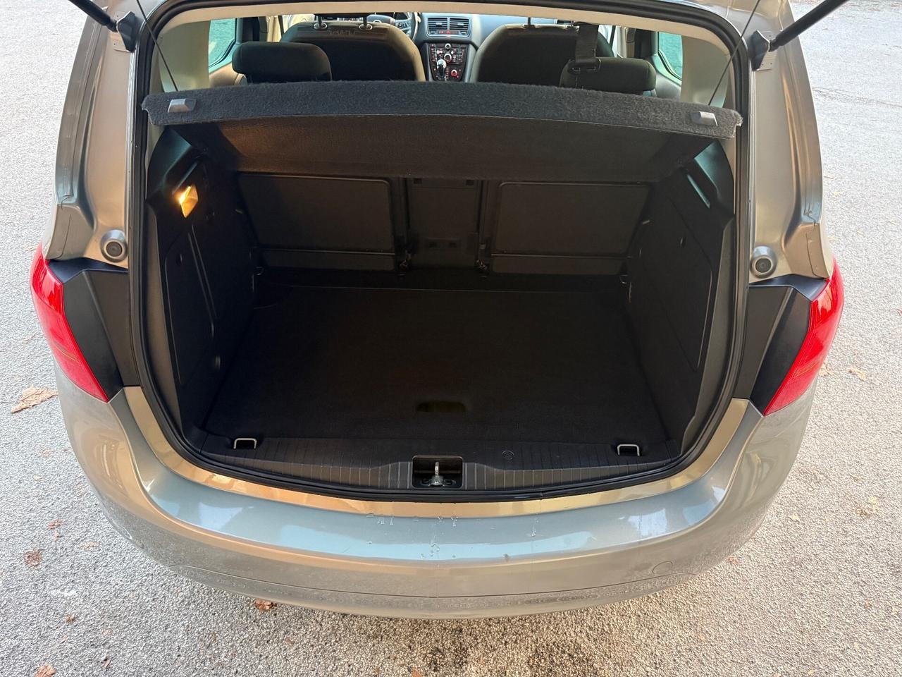 Opel Meriva 1.3 CDTI 95CV - Neopatentati