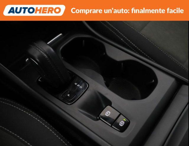 VOLVO XC40 D3 AWD Geartronic Momentum Pro