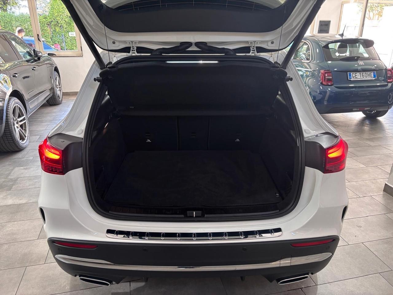 MERCEDES-BENZ GLA 200D PREMIUM AMG TETTO-LED
