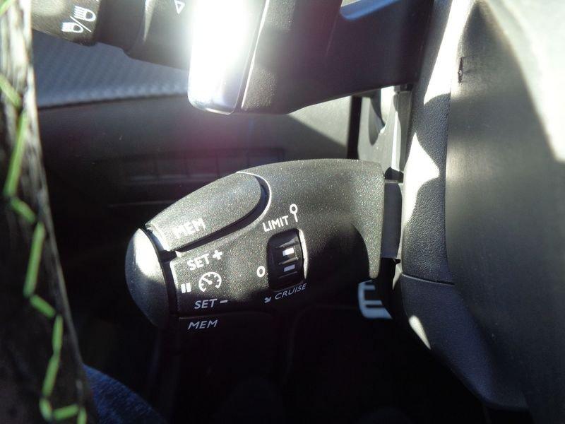 Peugeot 2008 2008 Hybrid 145 e-DCS6 GT