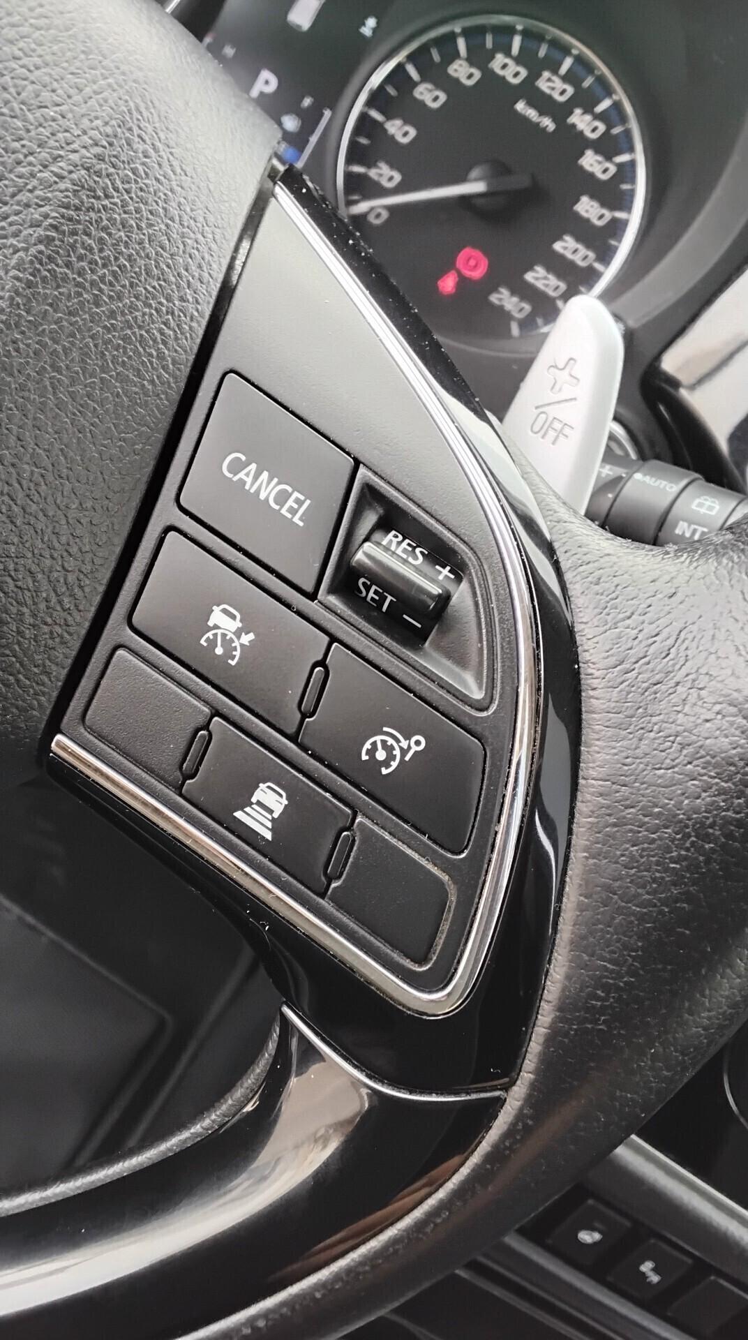 Mitsubishi Outlander 2.2 D INSTYLE PLUS 7 POSTI