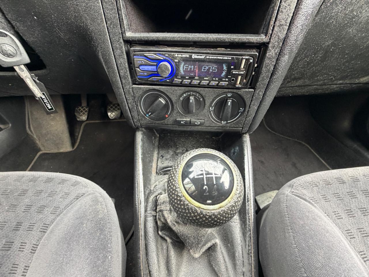 VW GOLF 1.6 BENZINA EURO4 NEOPATENTATI UNI PROP