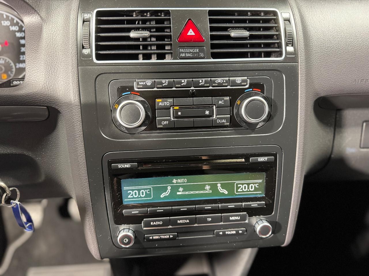 Volkswagen Touran 1.6 TDI 7 POSTI NEOPATENTATI
