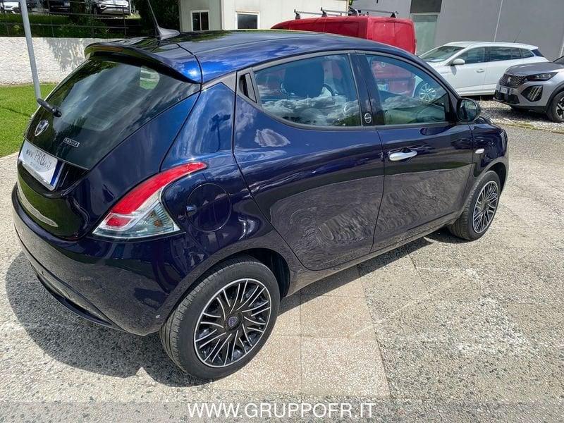 Lancia Ypsilon 1.0 FireFly 5 porte S&S Hybrid Ecochic Gold