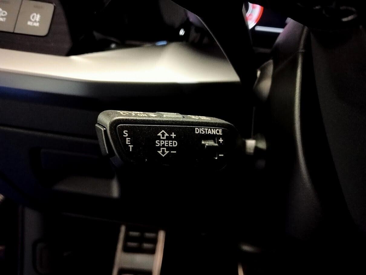 Audi A3 SPORTBACK 2.0 TDI SLINE EXCLUSIVE IDENTITY BLACK 19" MATRIX