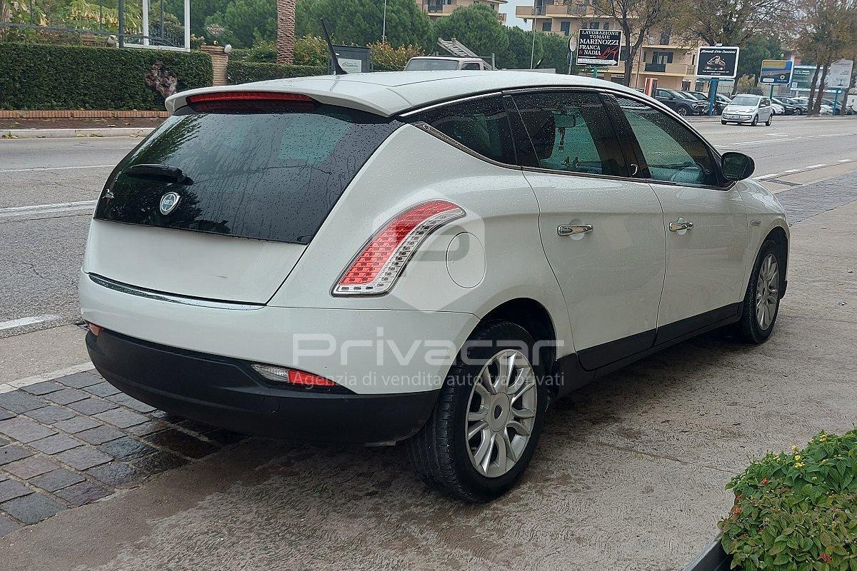 LANCIA Delta 1.6 MJT DPF Silver