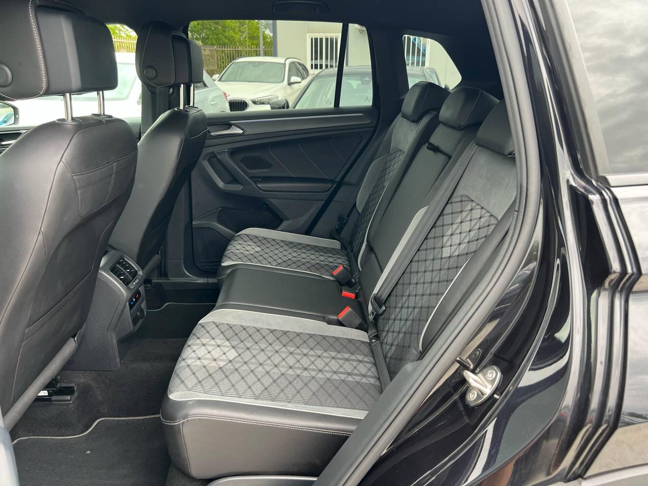 Volkswagen Tiguan 2.0 TDI 150 CV RLINE TOTAL BLACK