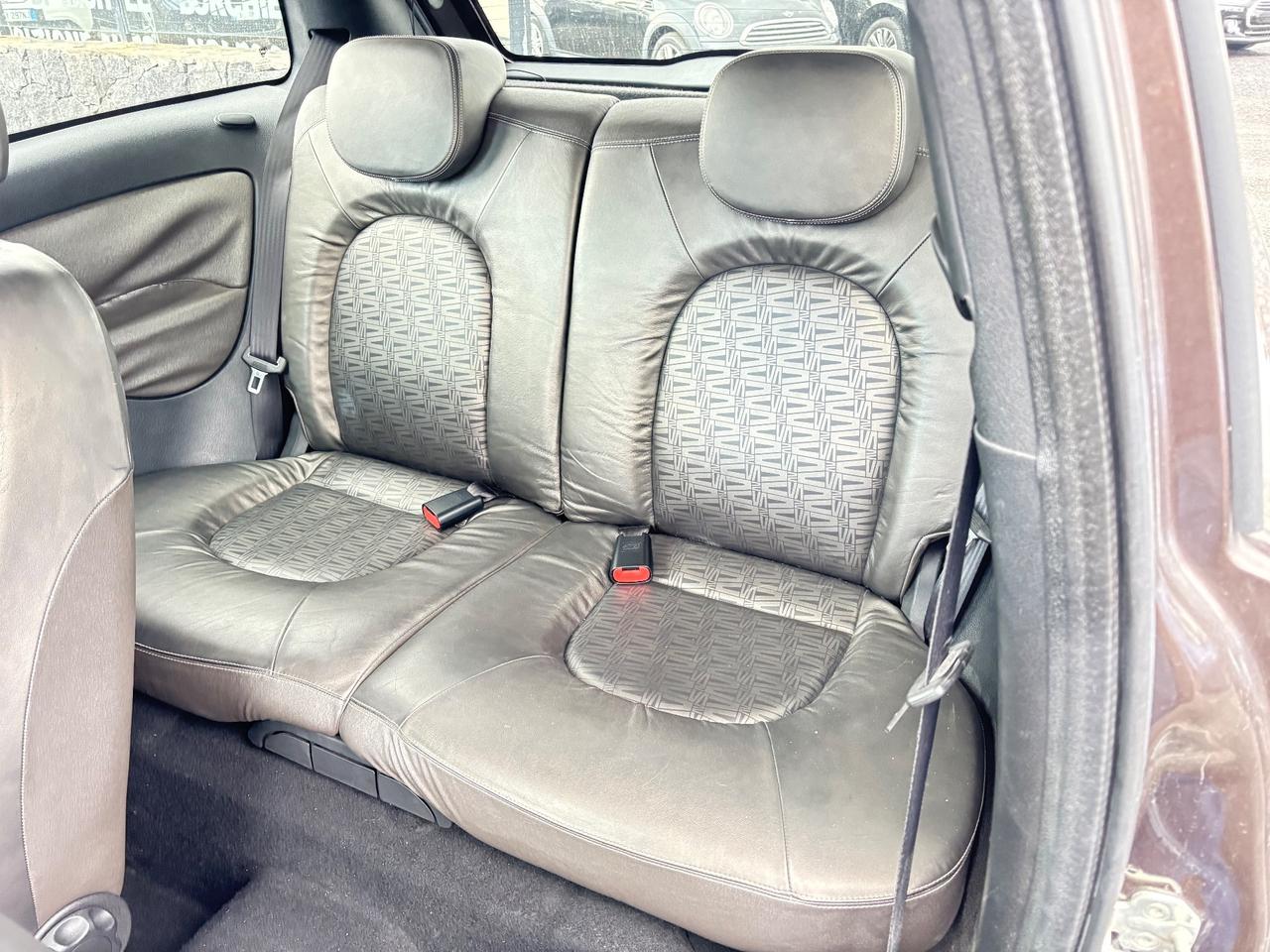 Lancia Ypsilon 1.3 MJT 75 CV Versus