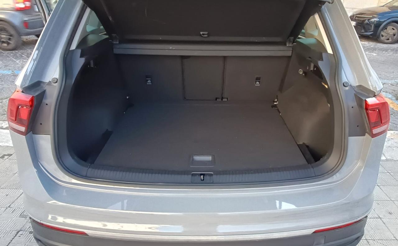 Volkswagen Tiguan 2.0 TDI 150 CV SCR DSG R-Line