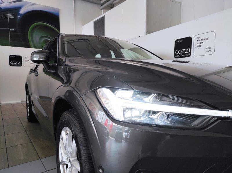 VOLVO XC60 (2017-->) - XC60 B5 (d) AWD Geartronic Momentum Pro