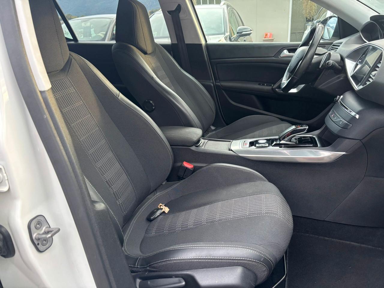 Peugeot 308 BlueHDi 130 S&S Allure