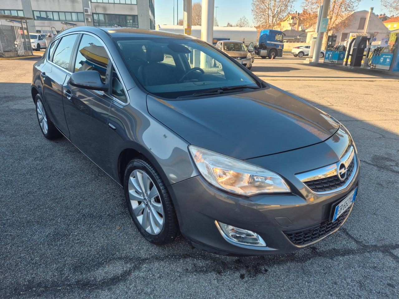 Opel Astra 1.4 Turbo 140CV 5 porte