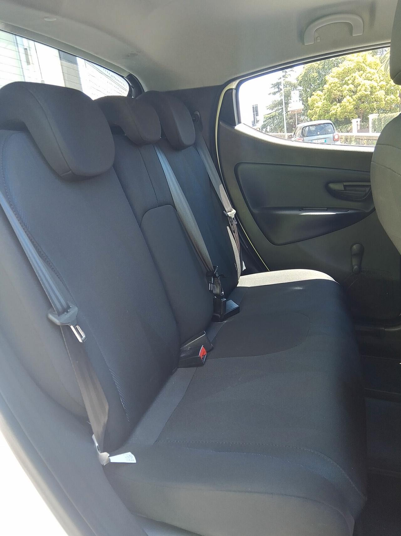 Lancia Ypsilon 1.2 69 CV 5 porte S&S Platinum