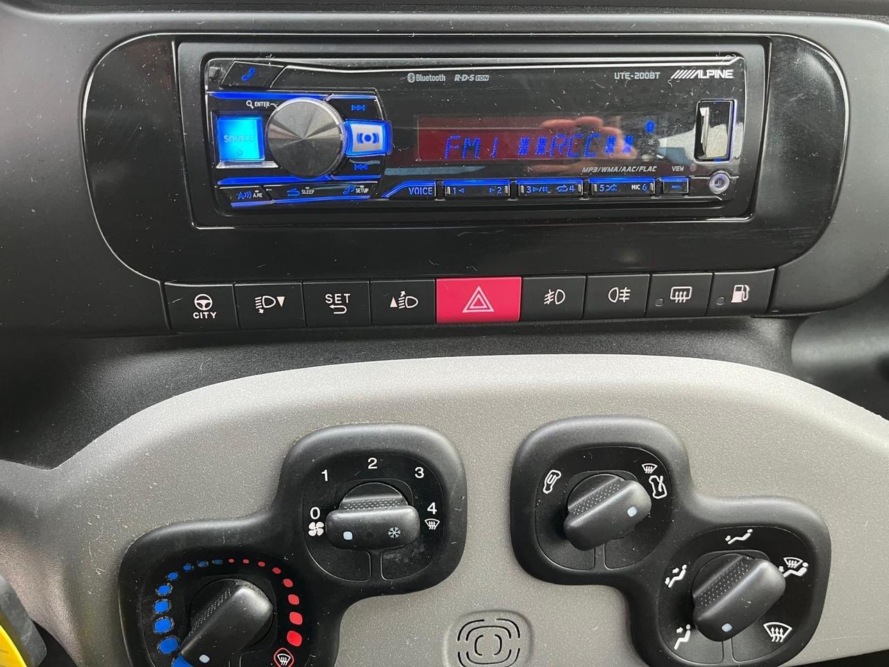 Fiat Panda -1.2 gpl-lounge-full-02/2013