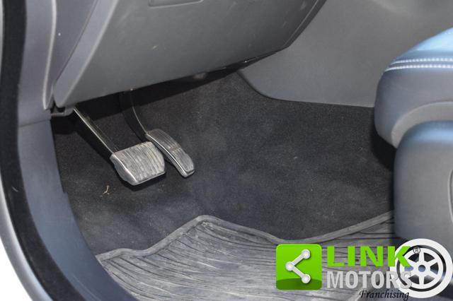 LAND ROVER Range Rover Velar 2.0D I4 204 CV R-Dynamic