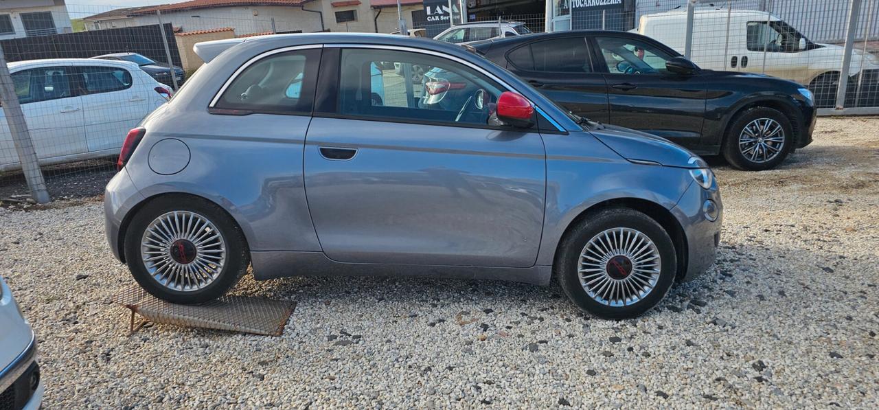 Fiat 500 500e Berlina 42 kWh La Prima