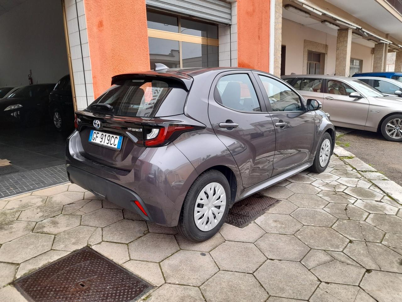 TOYOTA YARIS 1.5 HYBRID 5P BUSINESS