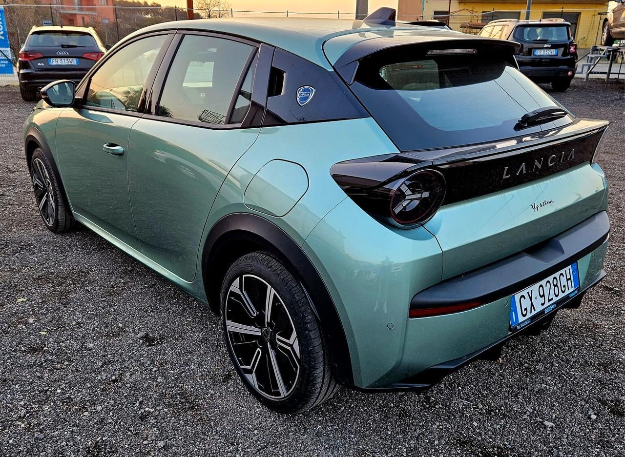 Lancia Ypsilon Hybrid e-DCT