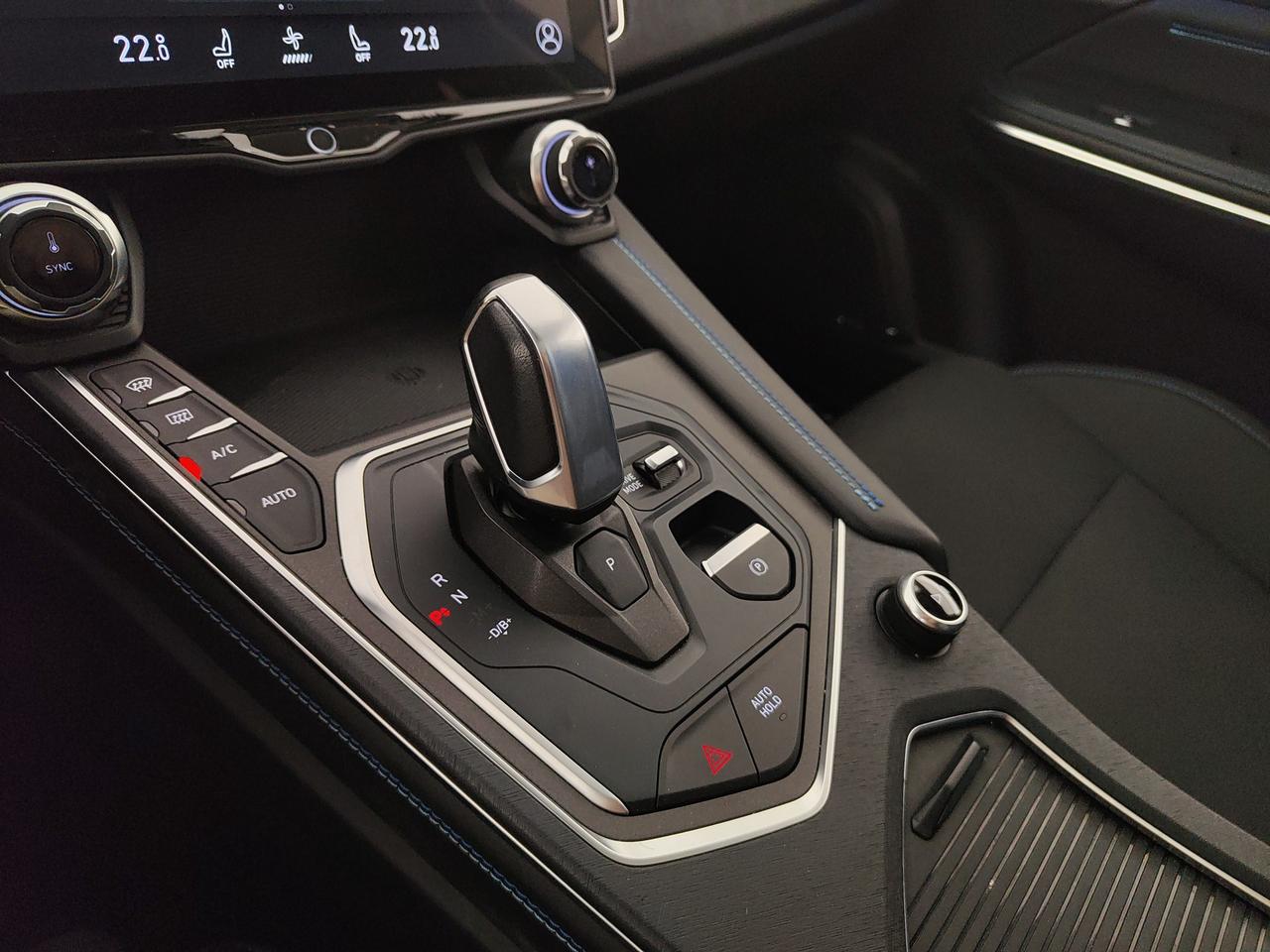 LYNK & CO 01 1.5 td phev auto