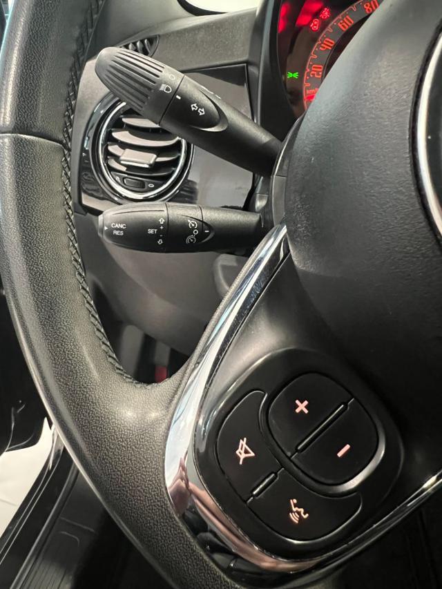 FIAT 500 1.0 Hybrid Lounge Apple CarPlay