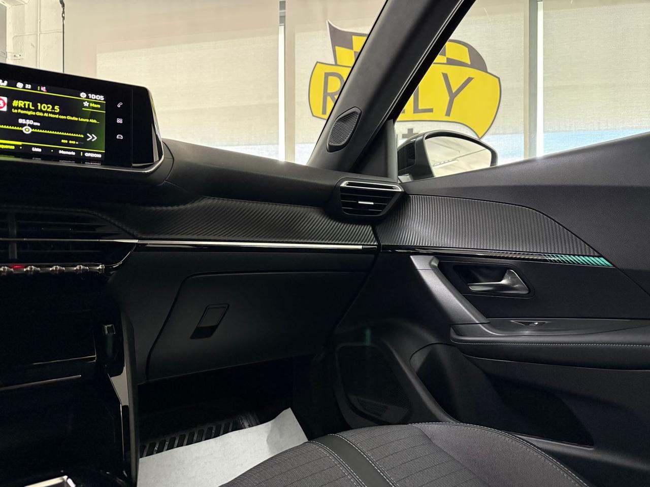 Peugeot 2008 Allure 1.2 PureTech 130 #9386