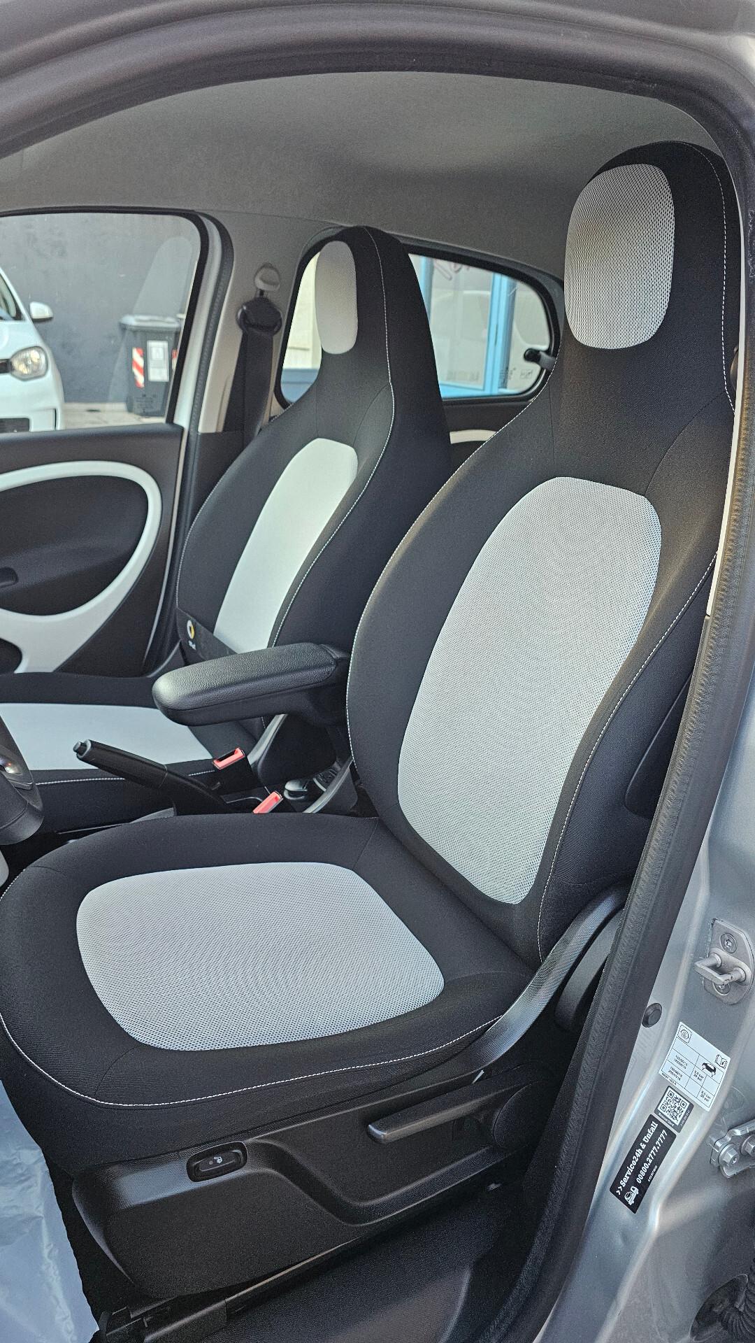 Smart Forfour 70 1.0 twinamic Passion NAV RETROCAM SENSORI CARVERTICAL OK