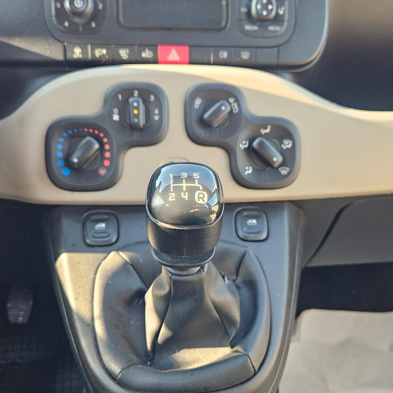 Fiat Panda 1.2 BENZINA NEOPATENTATI DA 75€ al mese