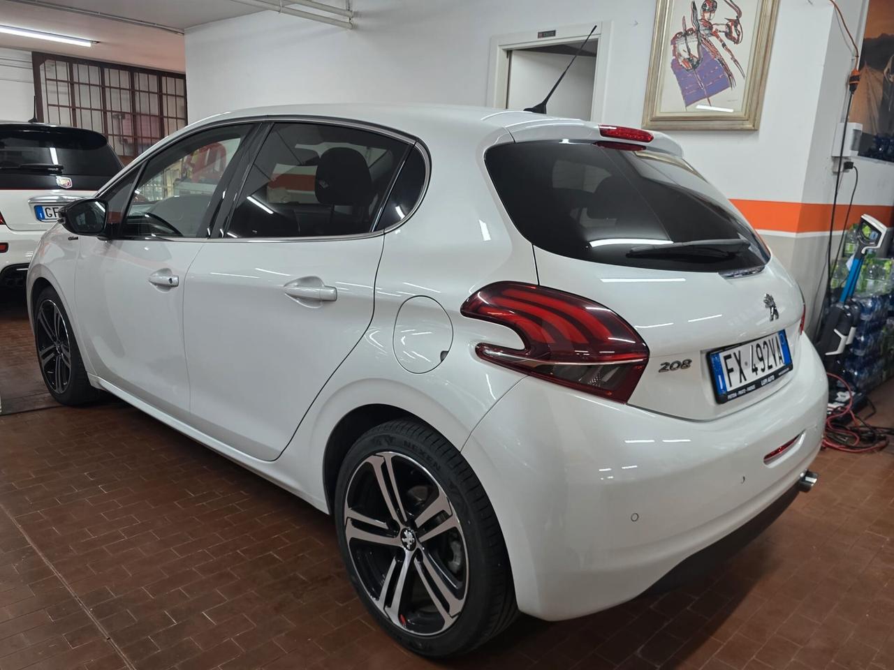 Peugeot 208 BlueHDi 100 S&S 5 porte GT Line