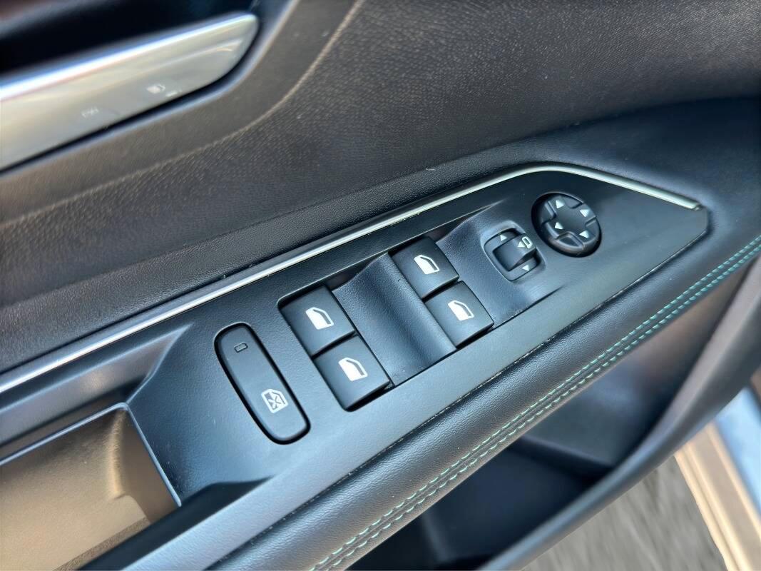 Peugeot 3008 II 1.5 bluehdi Allure Pack 130cv AUTOMATICA e CarPlay