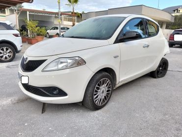 Lancia Ypsilon 1.2 69 CV 5 porte GPL 2019 SINISTRATA