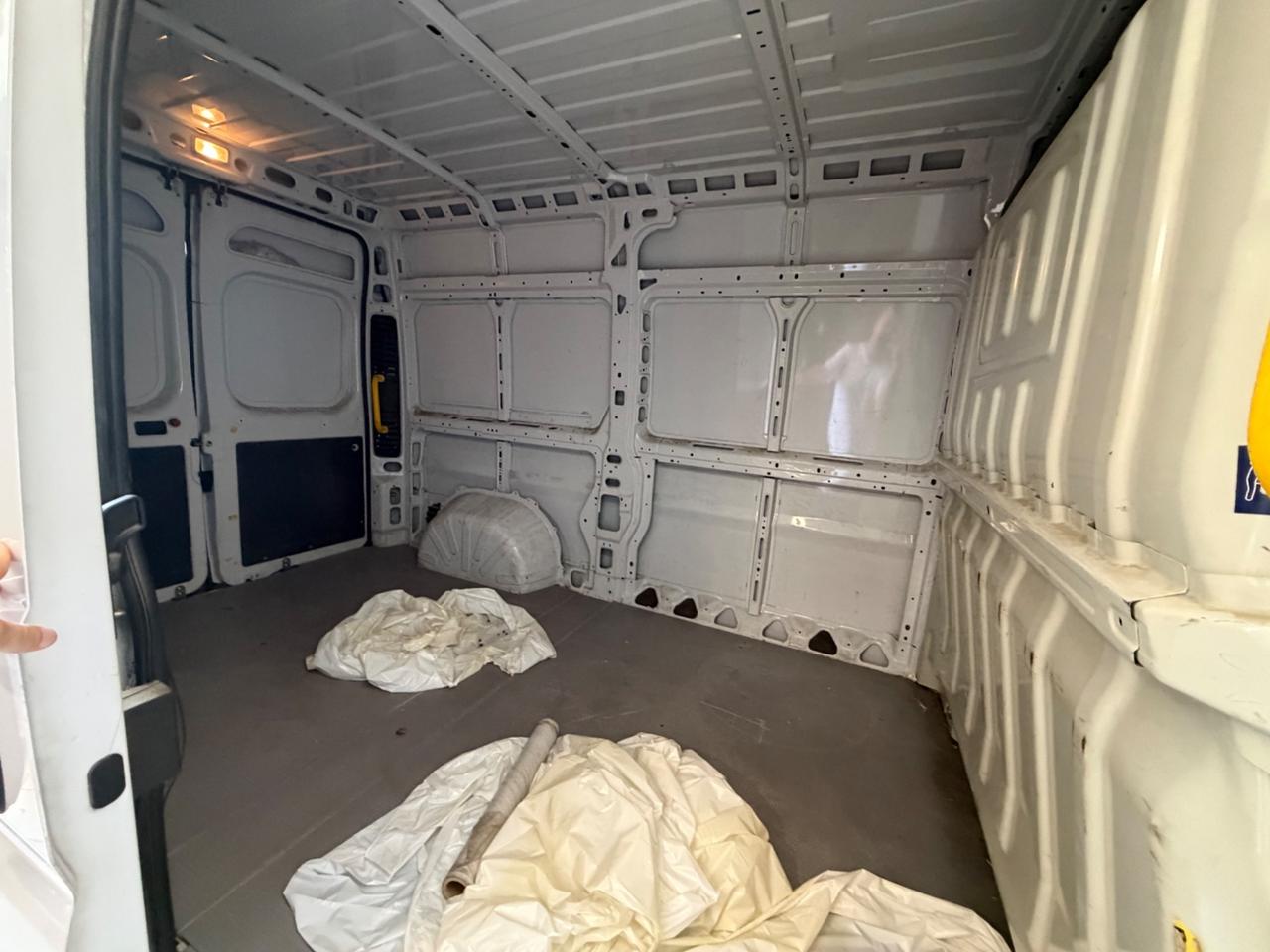 FIAT Ducato (4a serie) (2006) Ducato 33 2.2 Mjt 140CV PM-TM Furgone Vetrato (103 kw) Valore di listino: € 46800 Furgone + iva